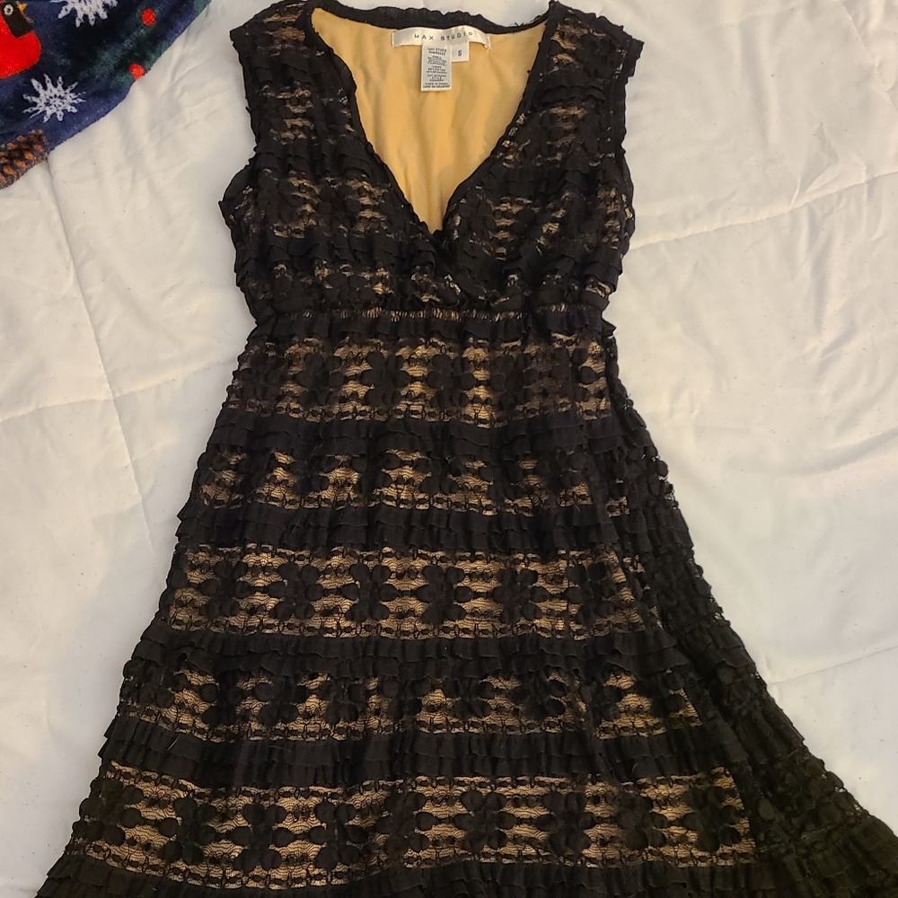 Max studio small black lace and gold underlay dress size small